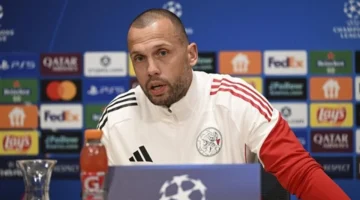 إقالة جون هيتينجا من تدريب أياكس عقب الهزيمة الثقيلة أمام جالاتا سراي